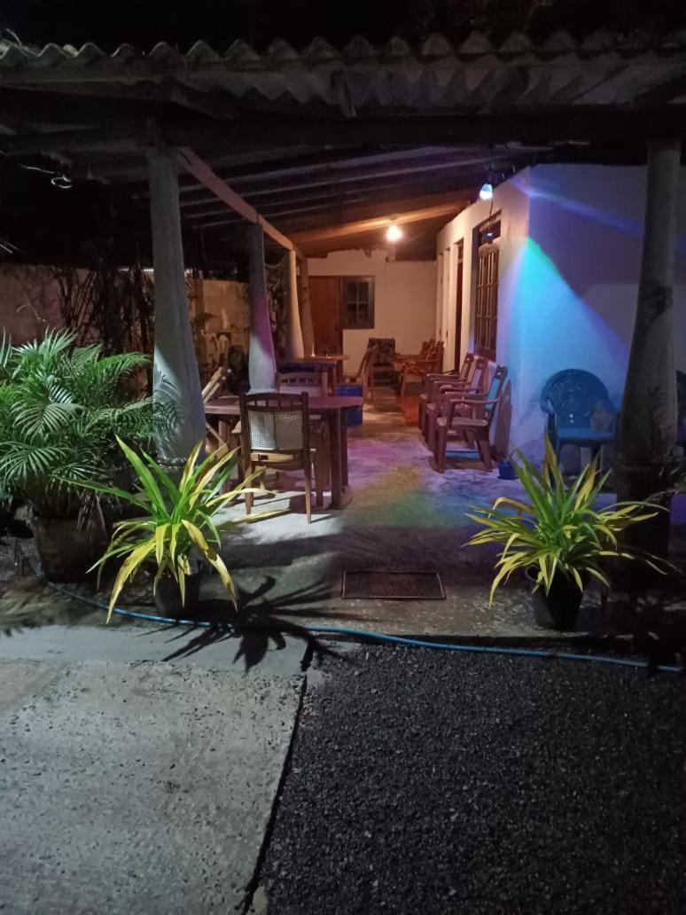 50* Stay ديكويلاّ تين المظهر الخارجي الصورة